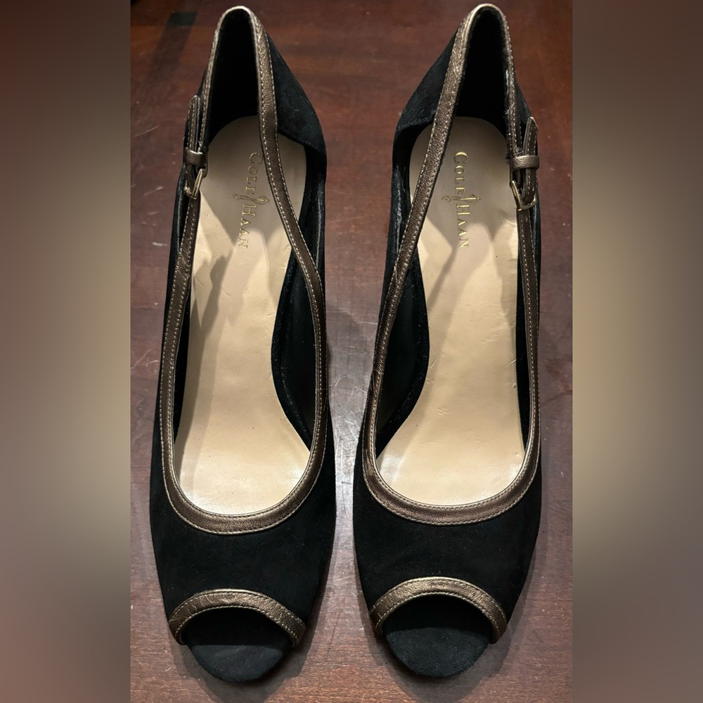 Cole Haan Women's‎ Black Gold Formal Peep Toe Block Heel Slip On Shoes Size 9.5